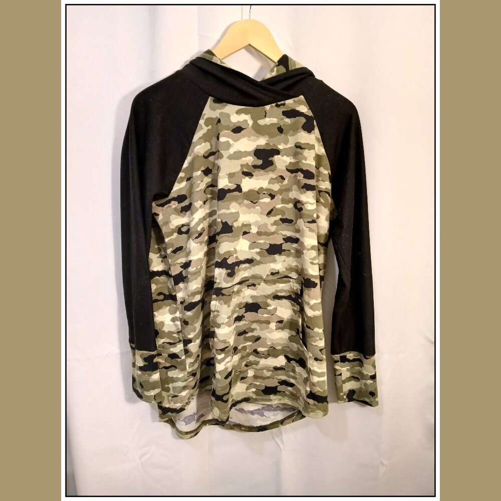 LuLaRoe Camo Hoodie with passthrough front pocket
